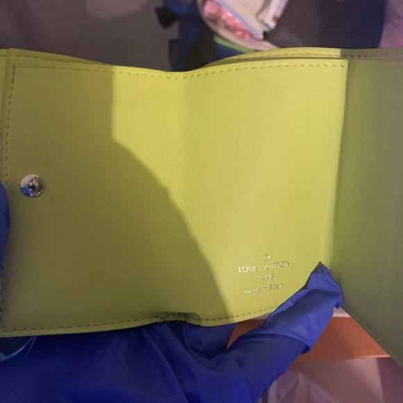 Louis Vuitton Lime Green Taigarama bifold‎ - Picture 7 of 13